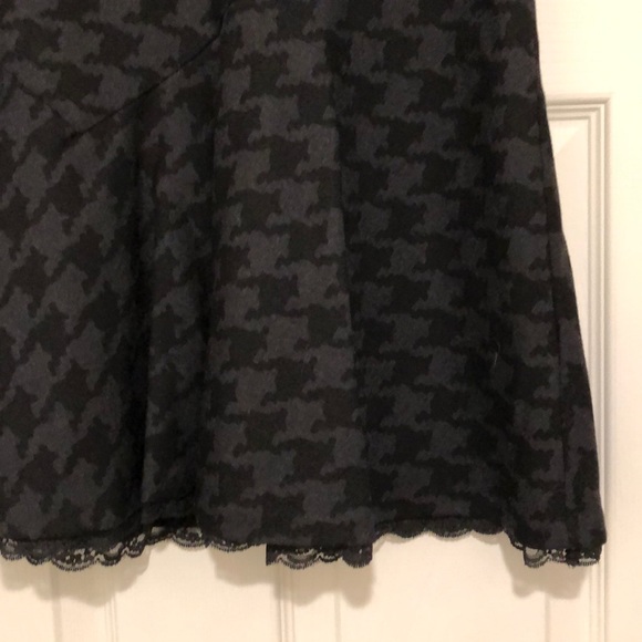Black & Grey Houndstooth Skirt - Picture 2 of 3
